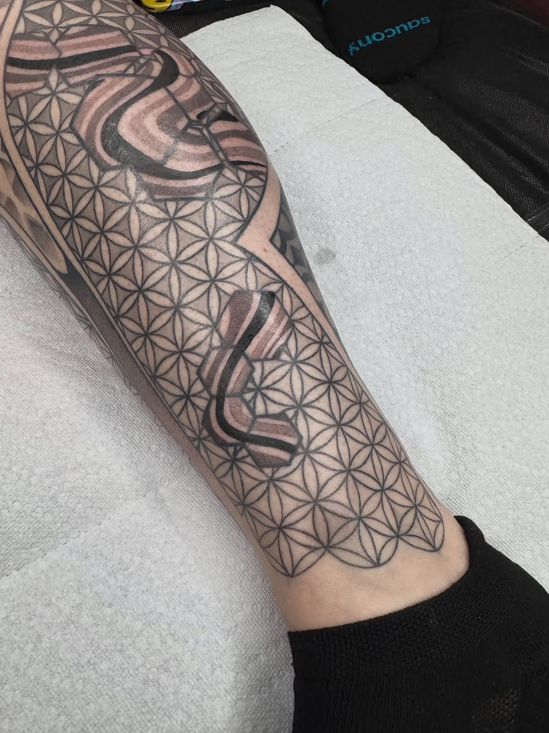 Tattoo by @shawndoestattoos โ geometric, black_and_grey
