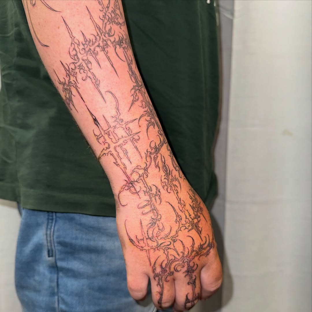 Tattoo by @diiv4n — blackwork, ornamental