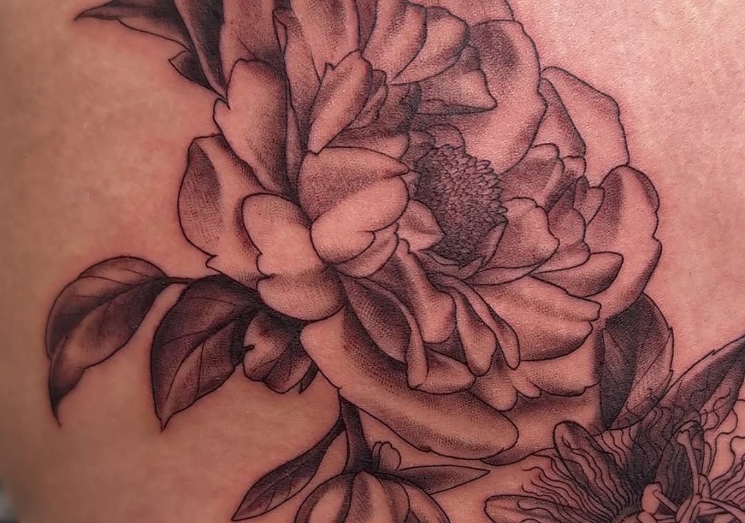 Tattoo by @izztat2 — black_and_grey, realism