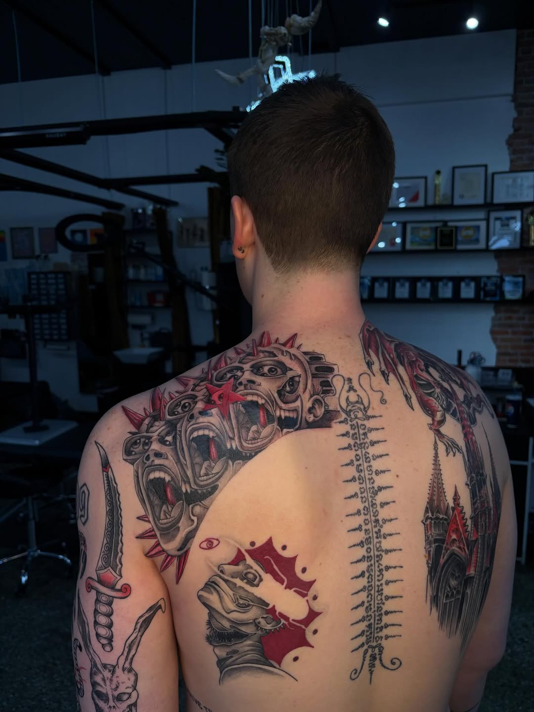 Tattoo by @et._.go._.tattoo — black_and_grey, realism