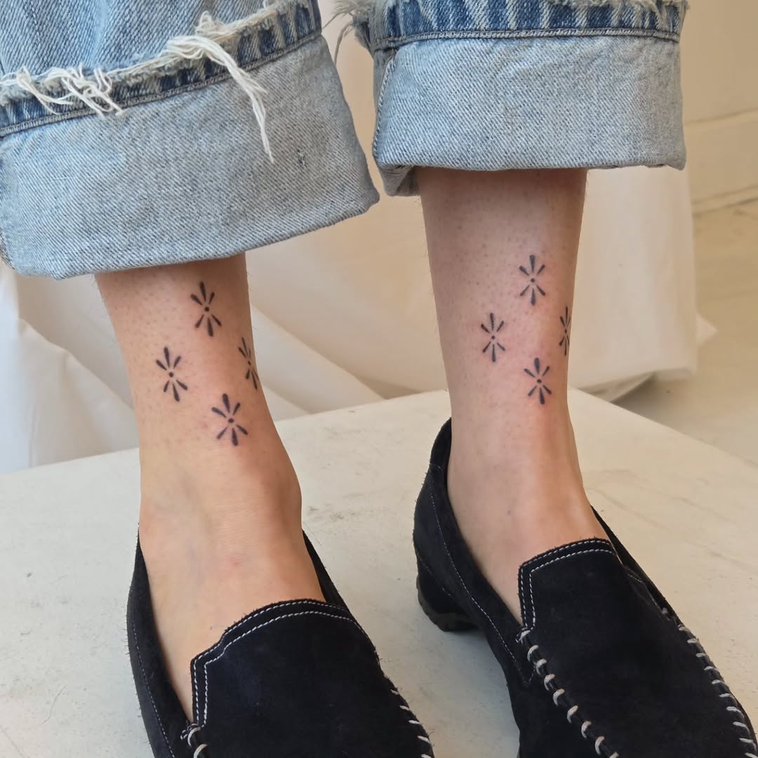 Tattoo by @mosaicslush — fine_line, minimalist