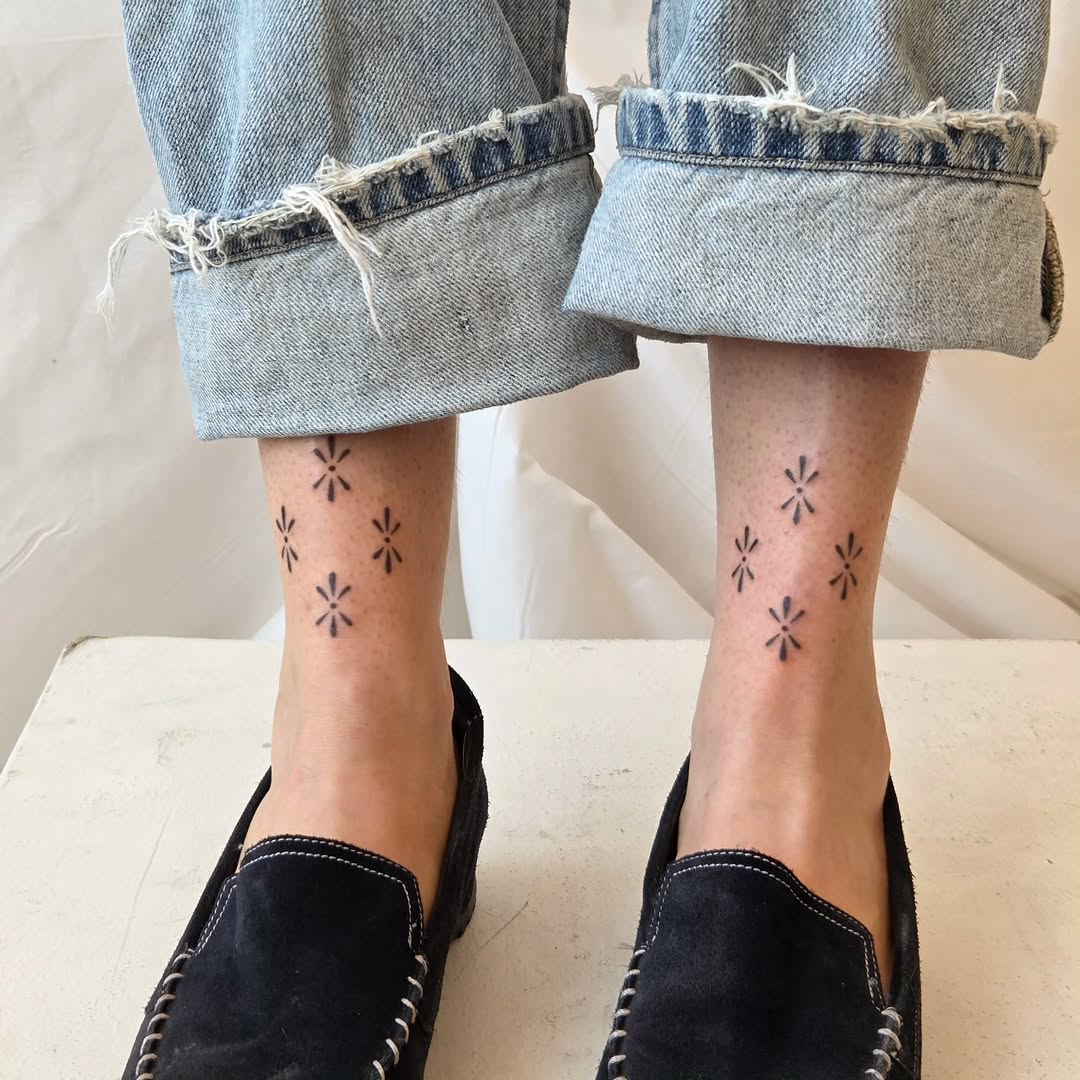 Tattoo by @mosaicslush — fine_line, minimalist