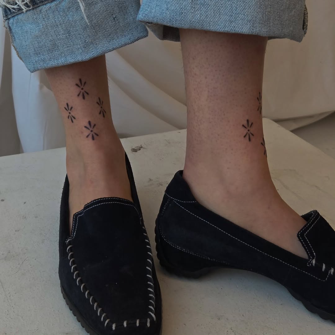 Tattoo by @mosaicslush — fine_line, minimalist