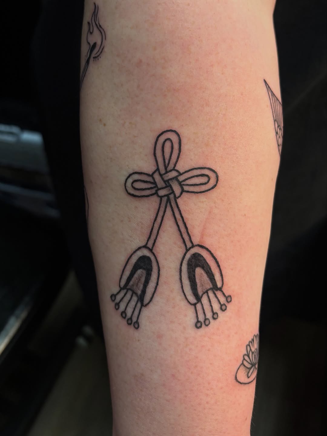 Tattoo by @toothandnailtats — black_and_grey