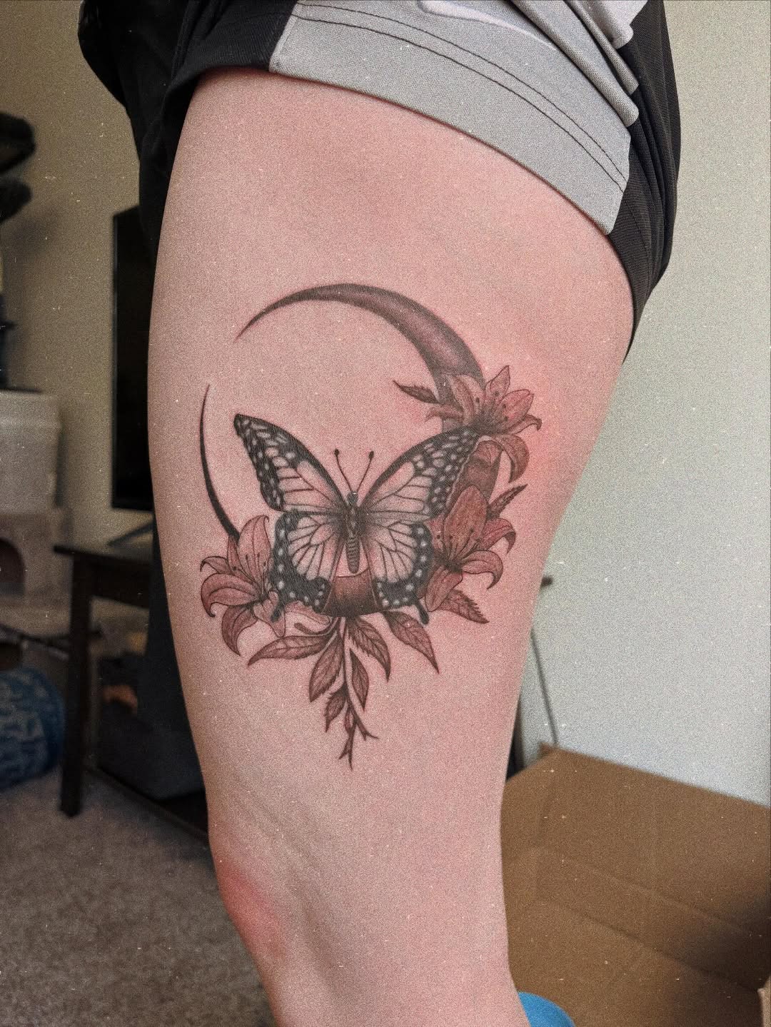 Tattoo by @alan__mxrtinez — fine_line, realism