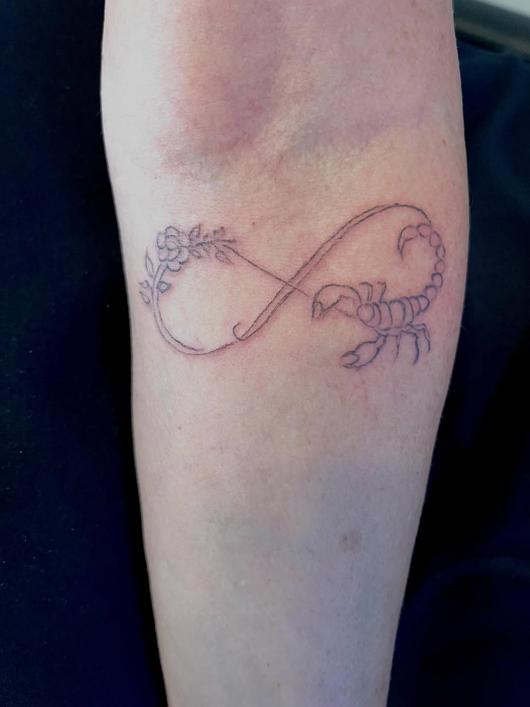 Tattoo by @tinytattootreasures — fine_line, illustrative