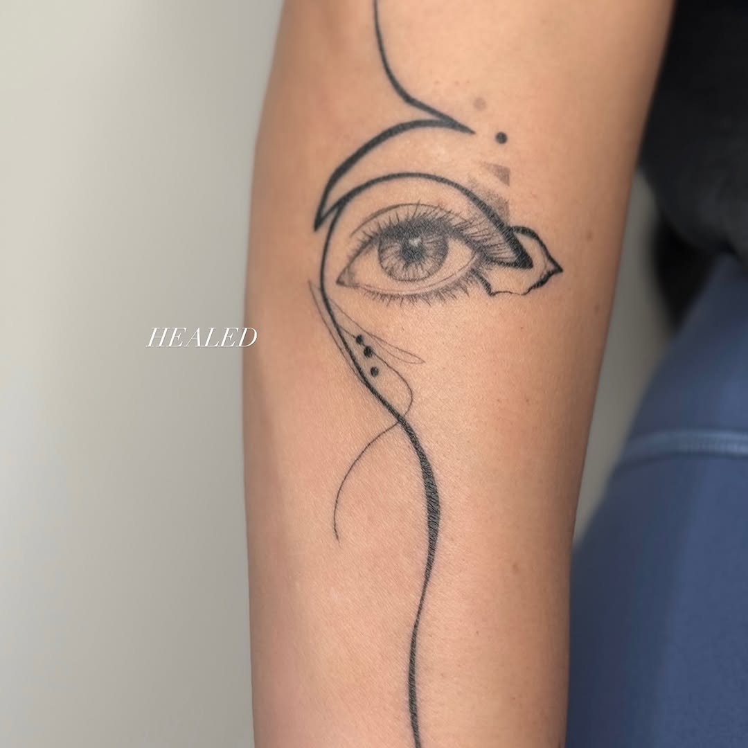 Tattoo by @wildhoneyartistry — fine_line