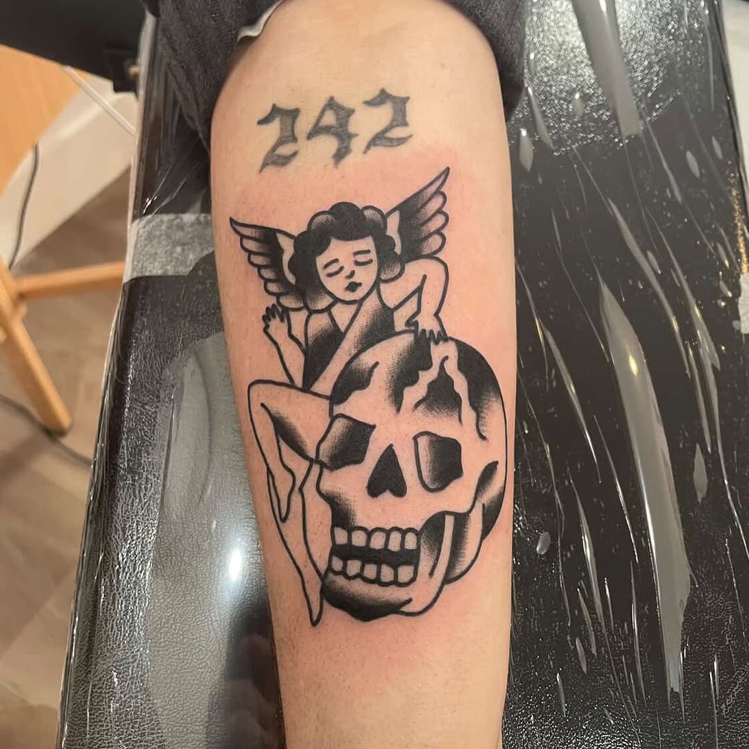 Tattoo by @mattegizi — american_traditional