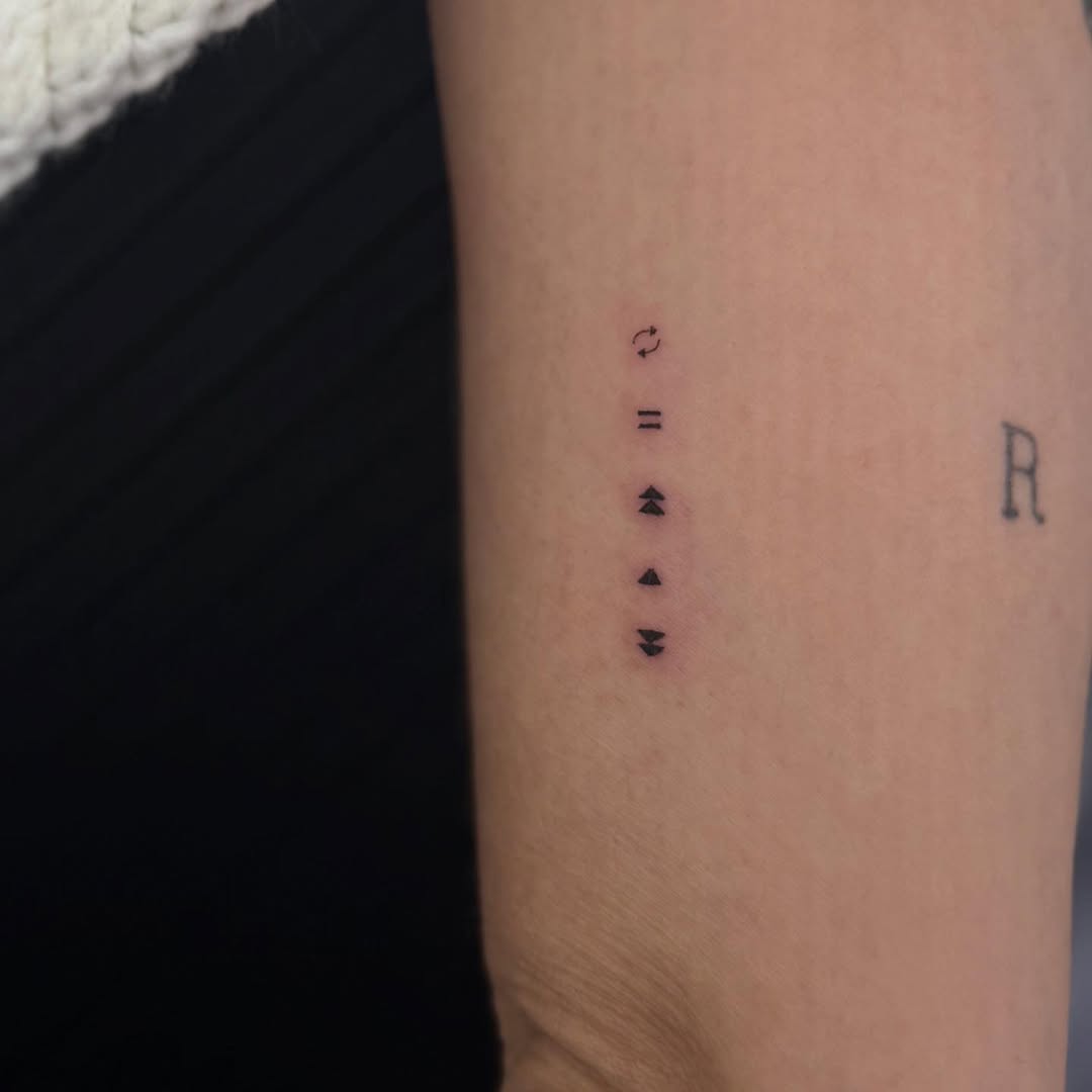 Tattoo by @wellenrodrigues_art — fine_line, minimalist