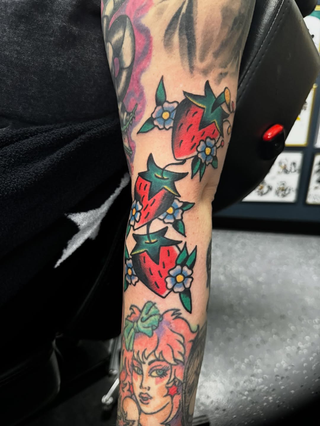 Tattoo by @iamthatgoddamnsonofabitch β american_traditional