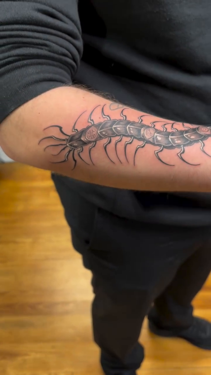 Tattoo by @siv.tattoos โ black_and_grey, realism