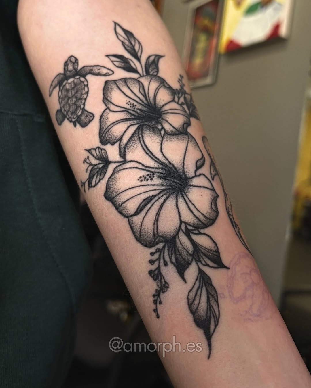 Tattoo by @amorph.es β dotwork, illustrative