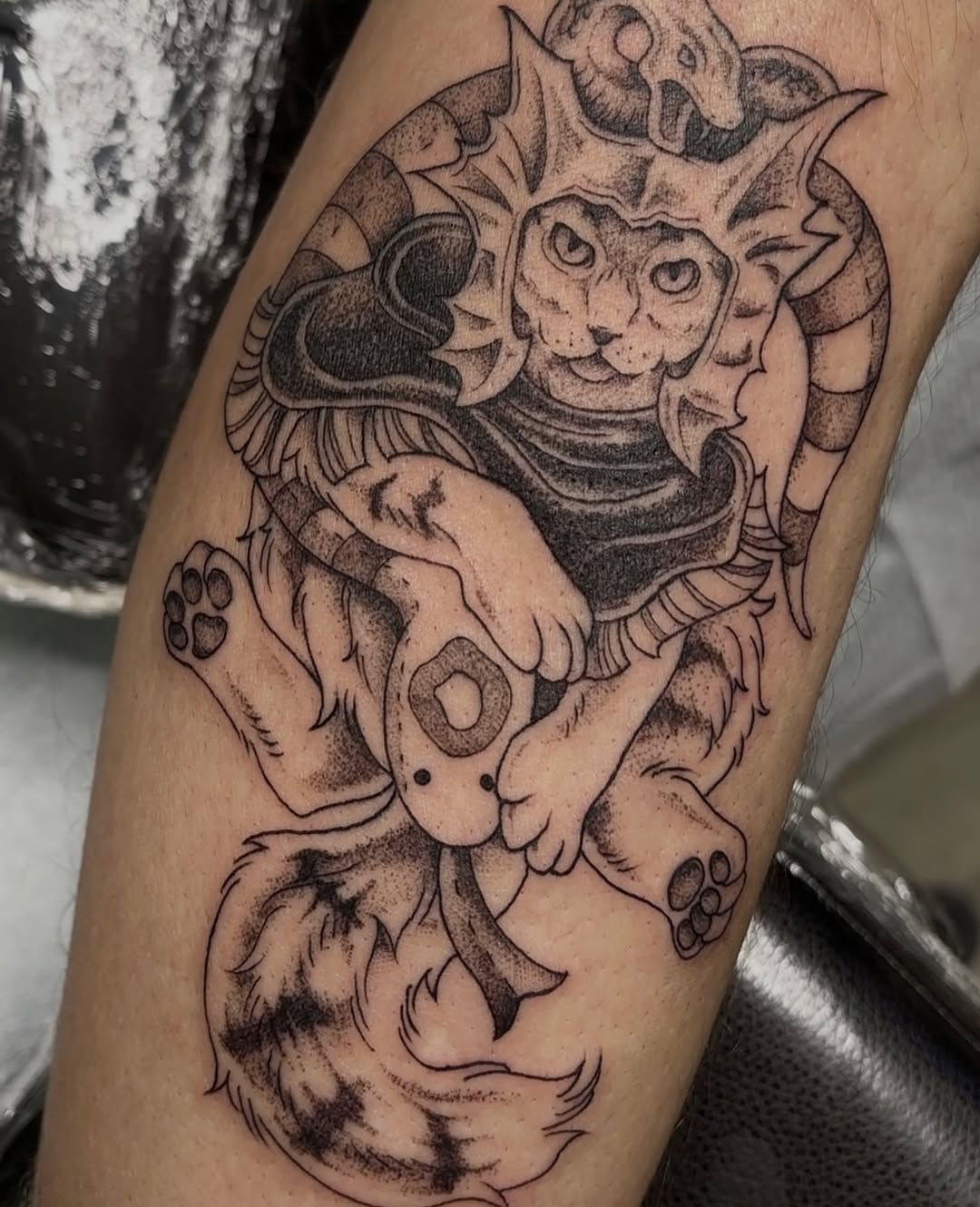 Tattoo by @thursdaybluez β illustrative, blackwork