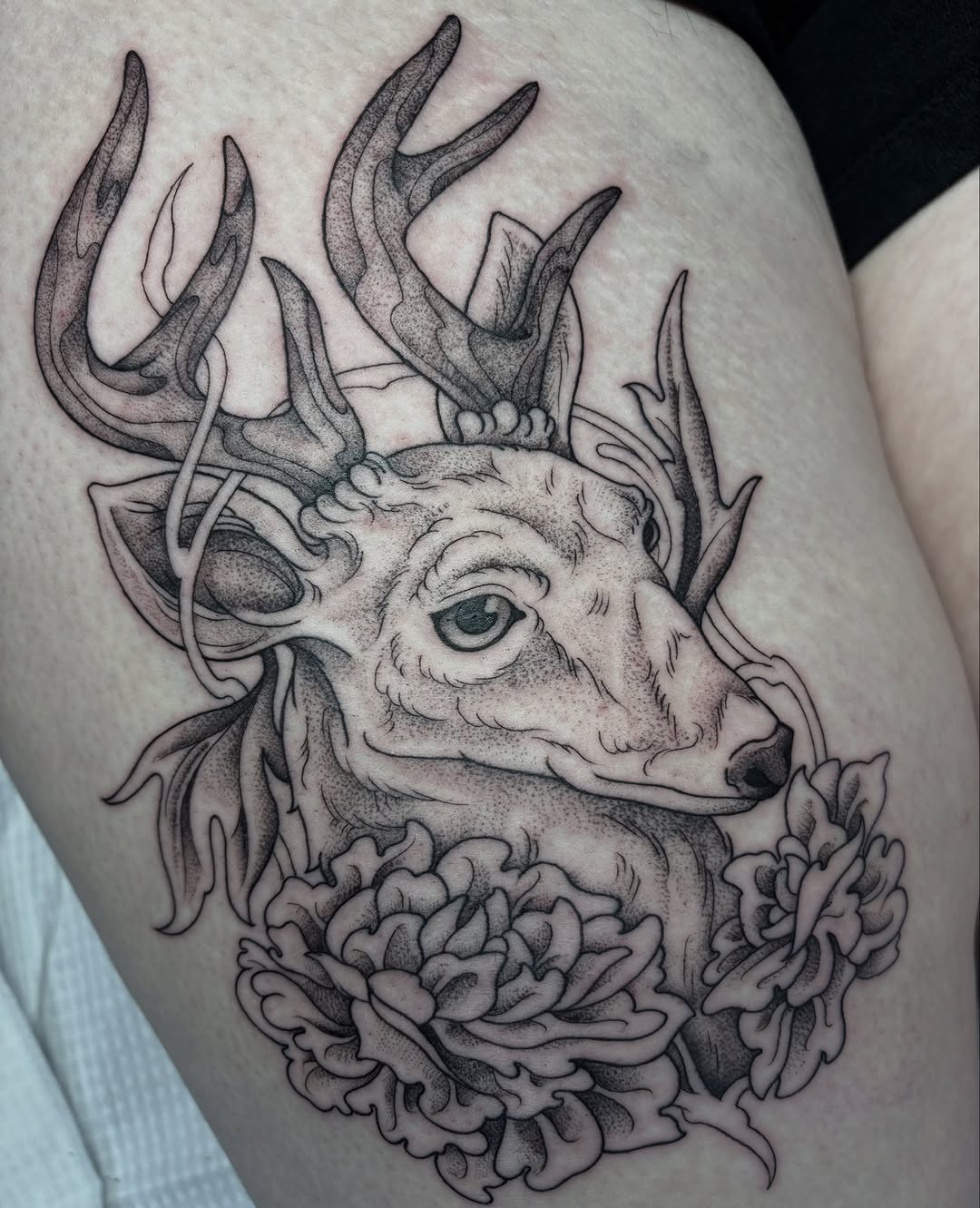 Tattoo by @thursdaybluez β black_and_grey, illustrative