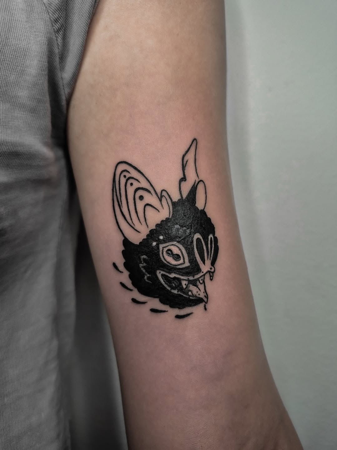 Tattoo by @pdro.yo — ignorant, blackwork