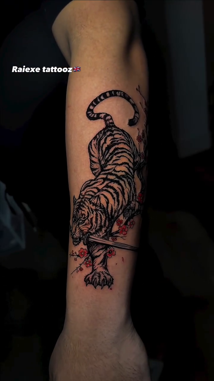 Tattoo by @raiexe.tatz โ japanese_irezumi, black_and_grey