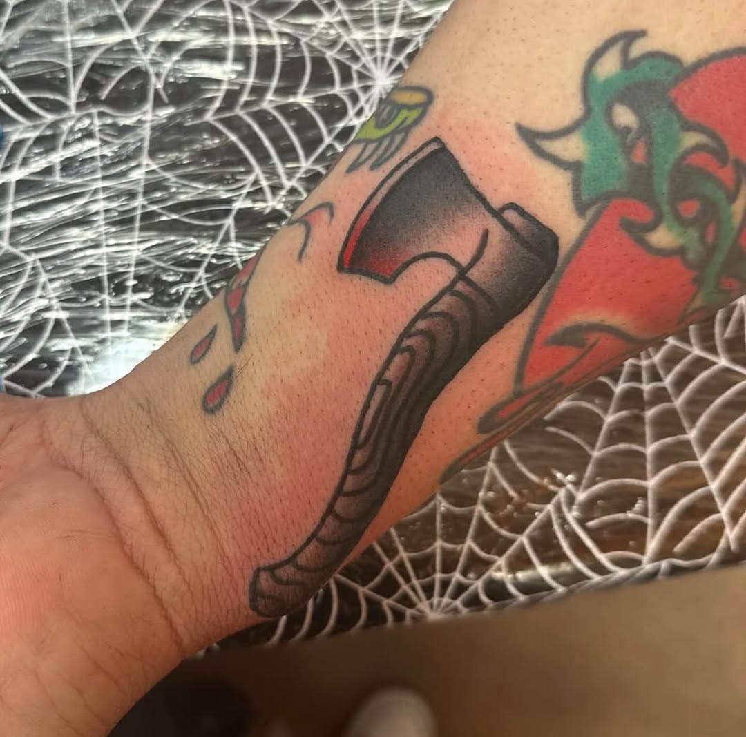 Tattoo by @norawillstattoo — american_traditional