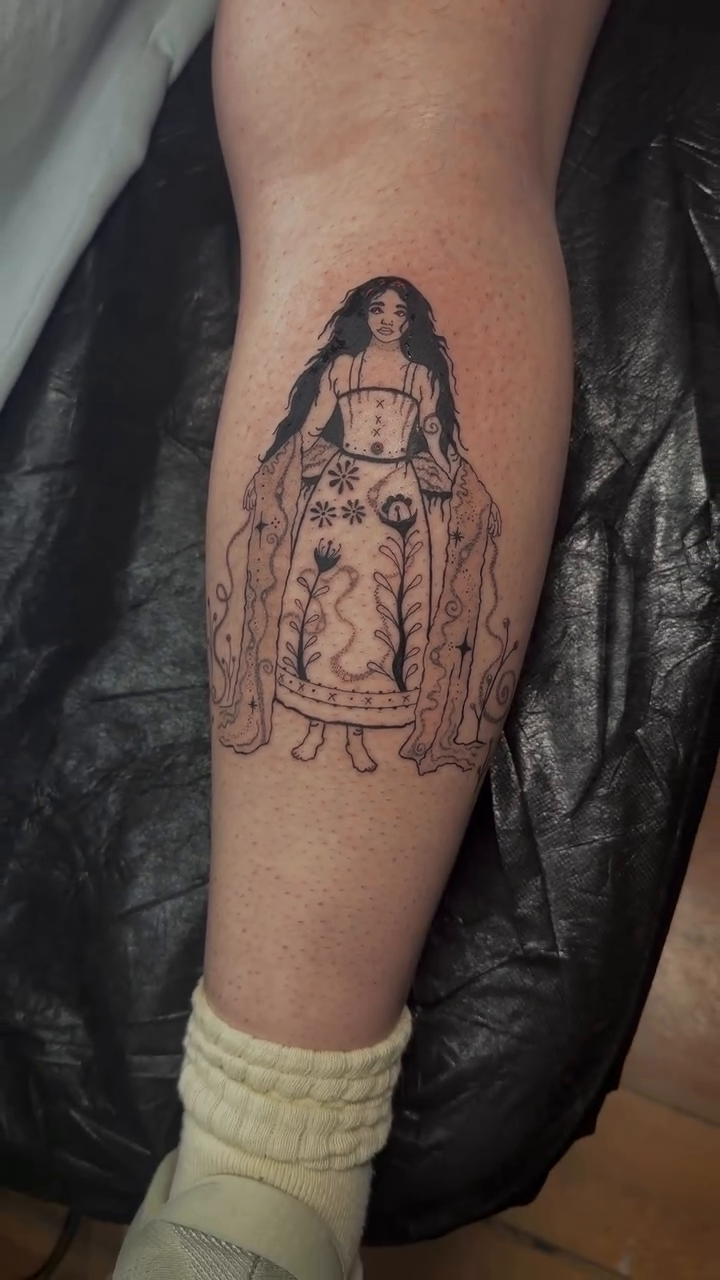 Tattoo by @patutattoo_by_e — fine_line, illustrative