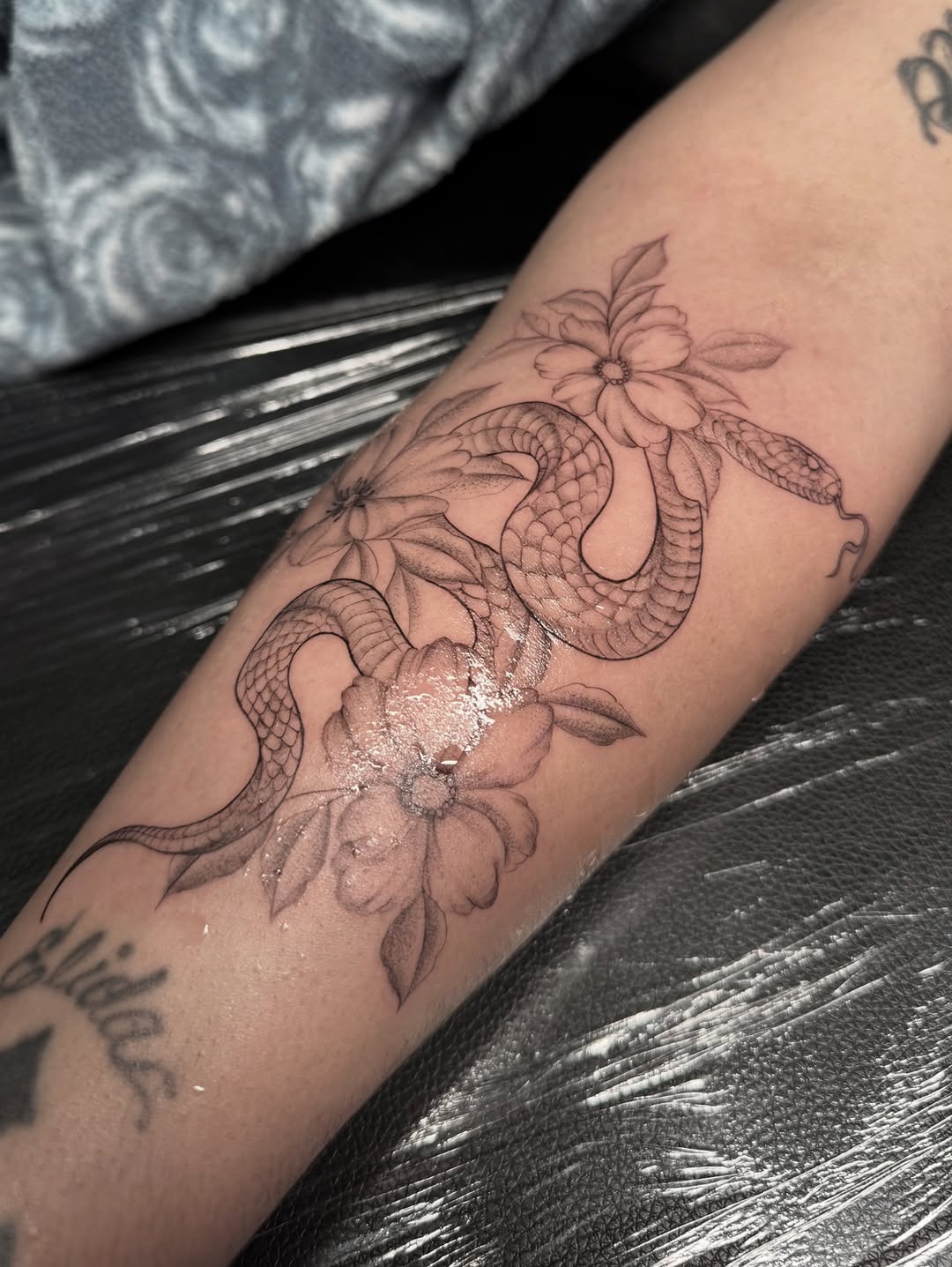 Tattoo by @tatsxval β fine_line, black_and_grey
