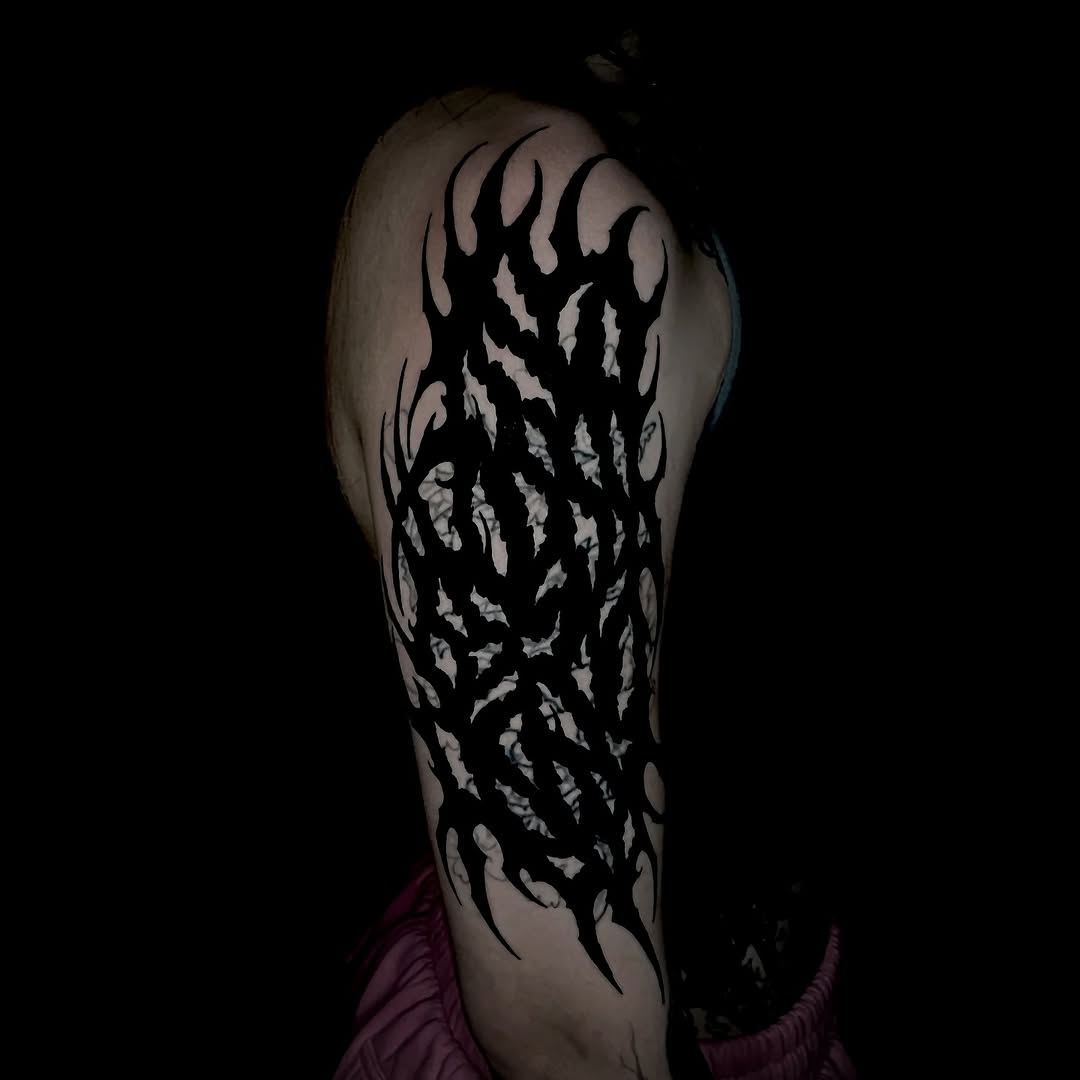 Tattoo by @blackworkbenz — blackwork