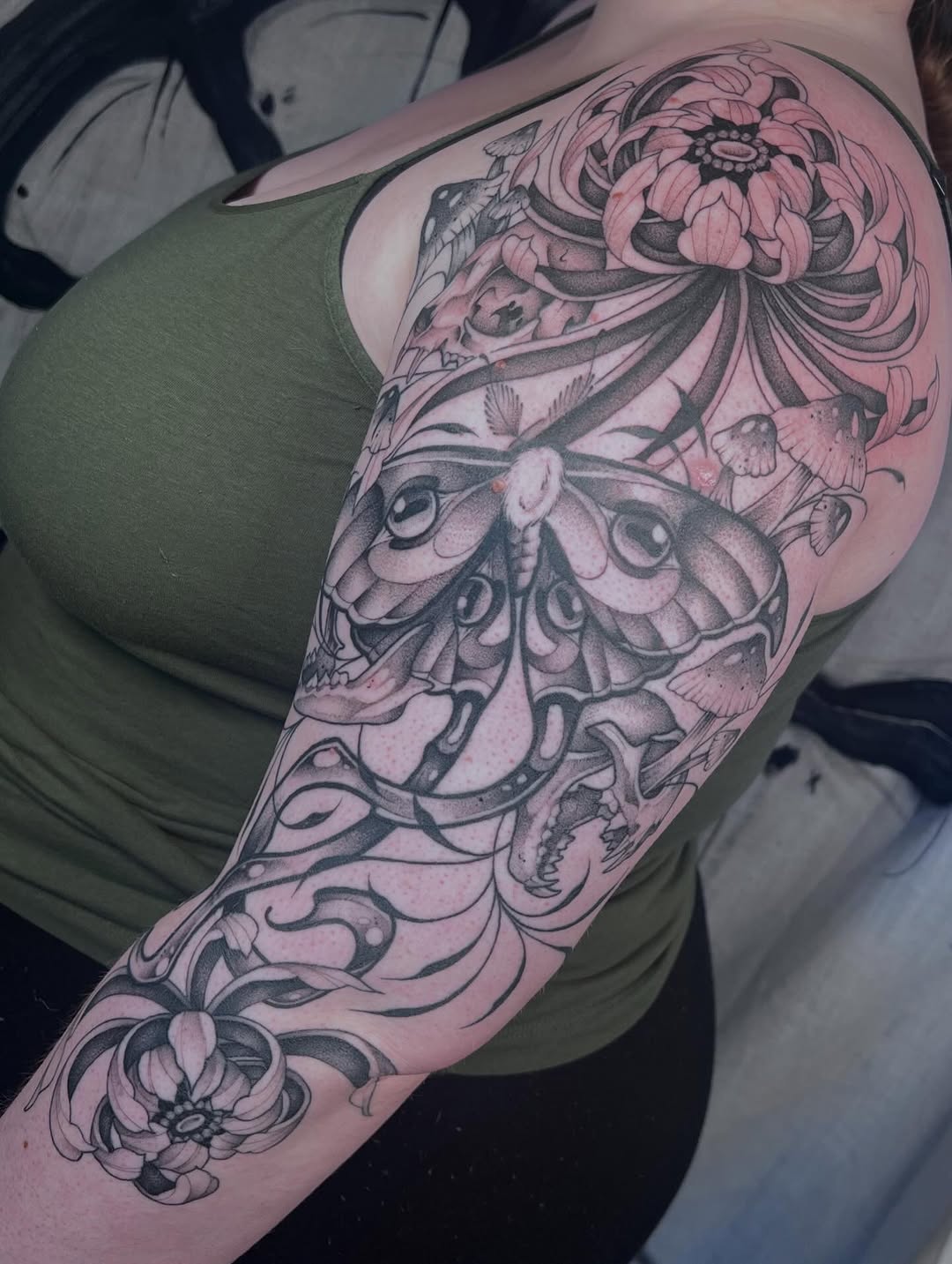 Tattoo by @kay.inkss — black_and_grey, illustrative