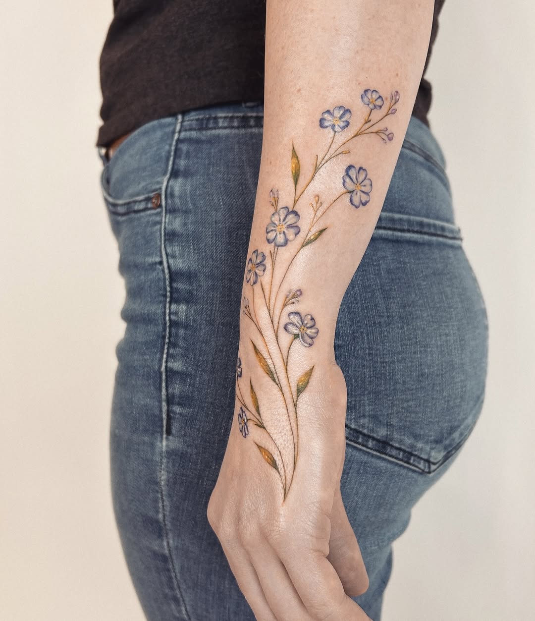 Tattoo by @hellymarch_tattoo โ fine_line