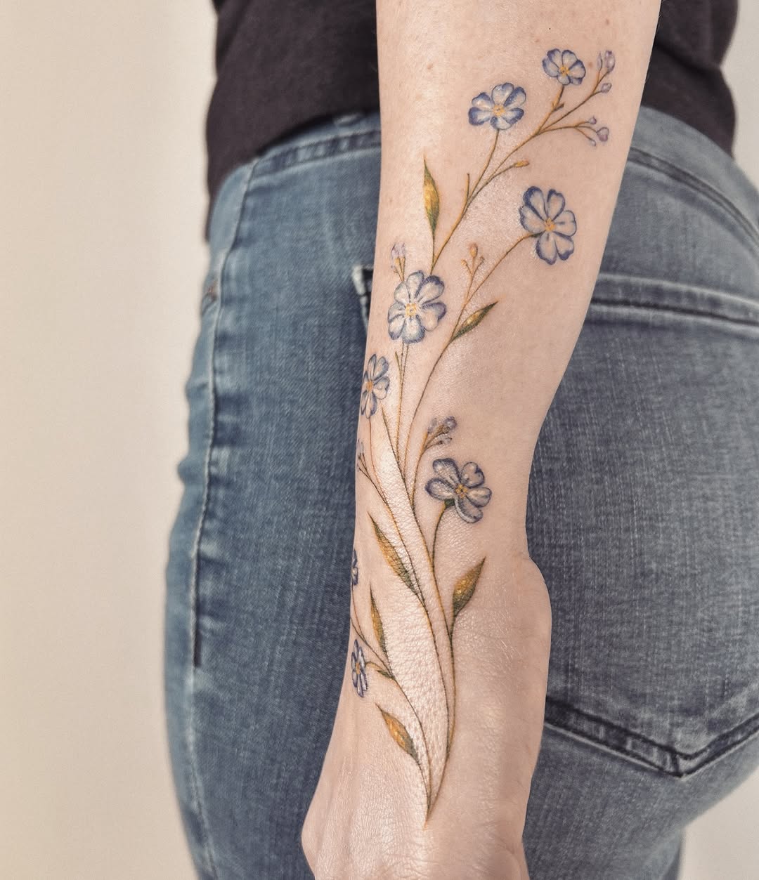 Tattoo by @hellymarch_tattoo โ fine_line
