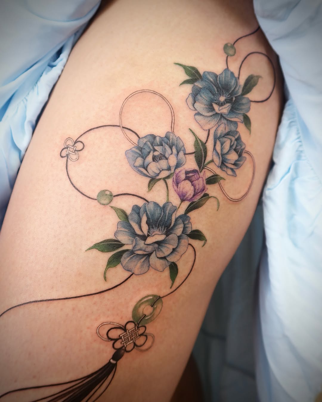 Tattoo by @minaa.ink — illustrative, fine_line