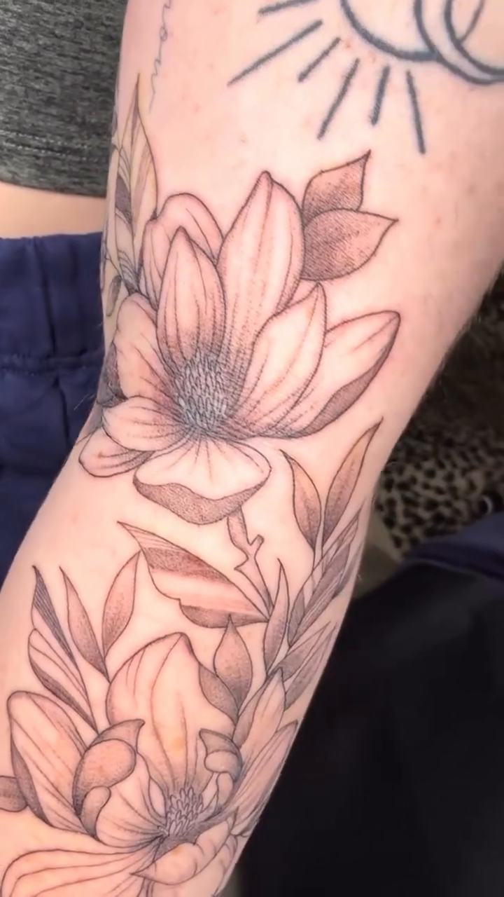 Tattoo by @inkedby.liz โ fine_line, black_and_grey