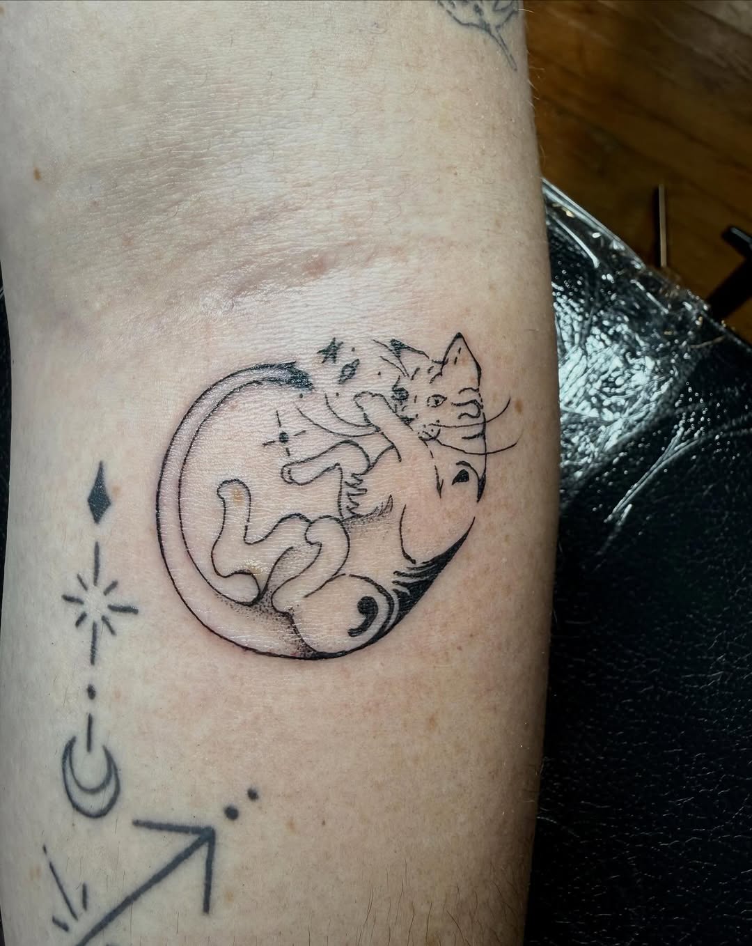 Tattoo by @atech.ink — fine_line, dotwork