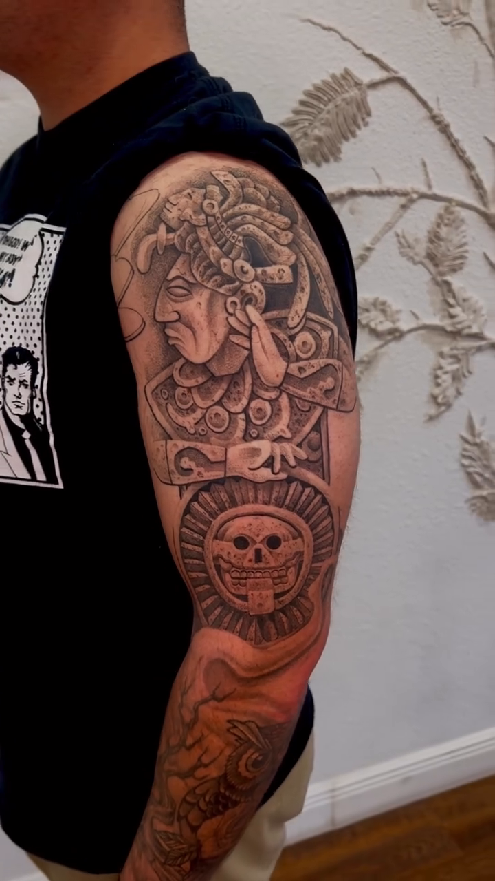 Tattoo by @tattoosby.ruben — black_and_grey, geometric