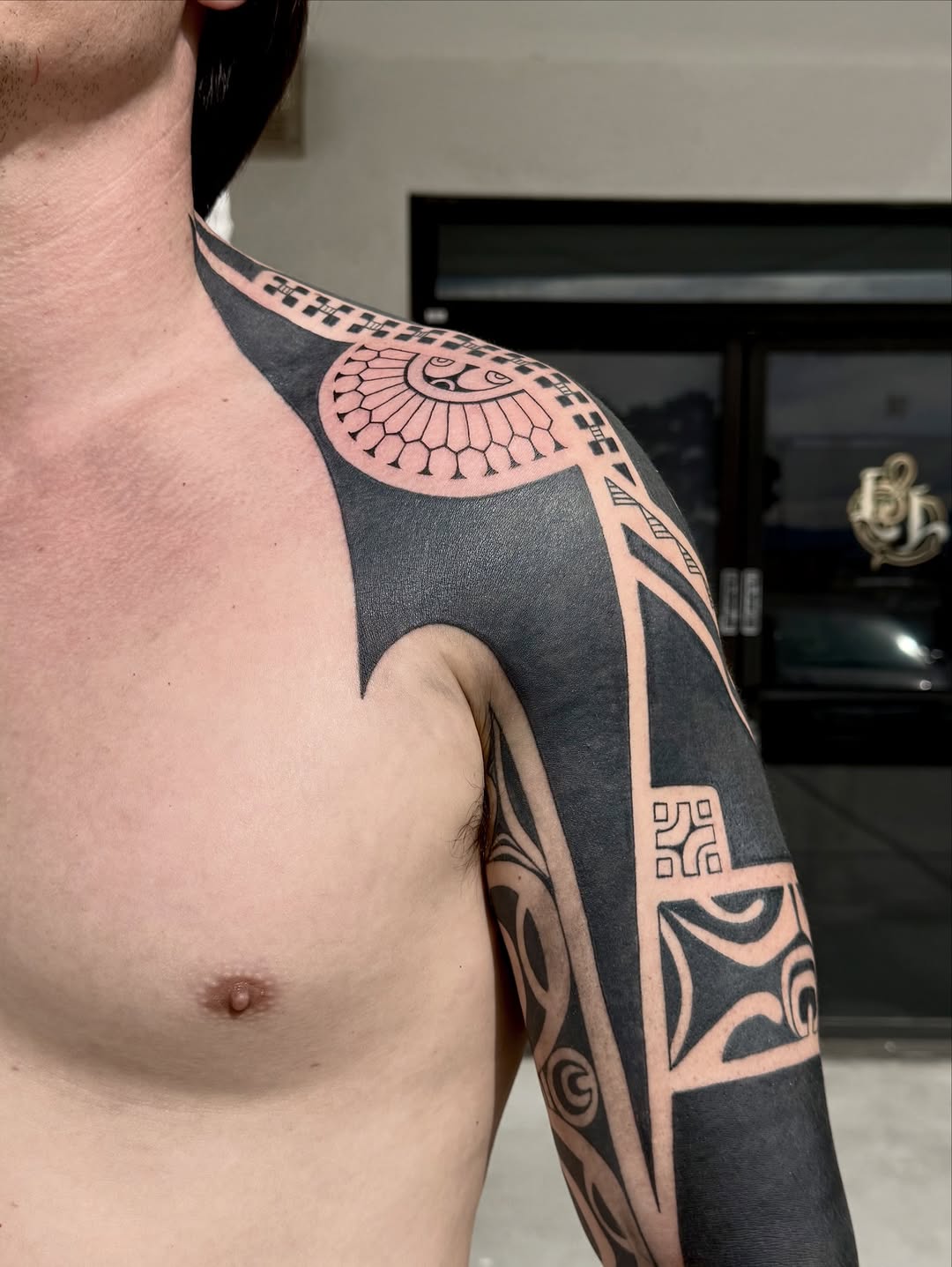 Tattoo by @healohakamanu — blackwork, geometric