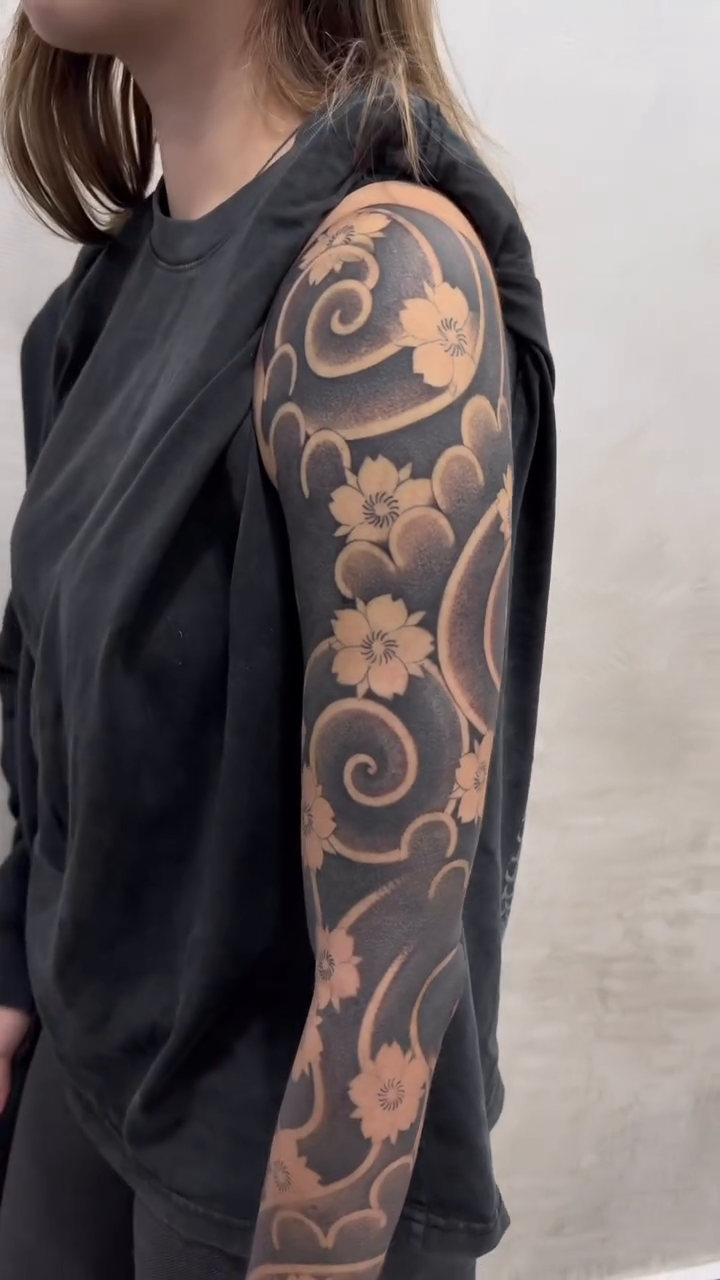 Tattoo by @meza.cruz.tatuajes โ japanese_irezumi, black_and_grey