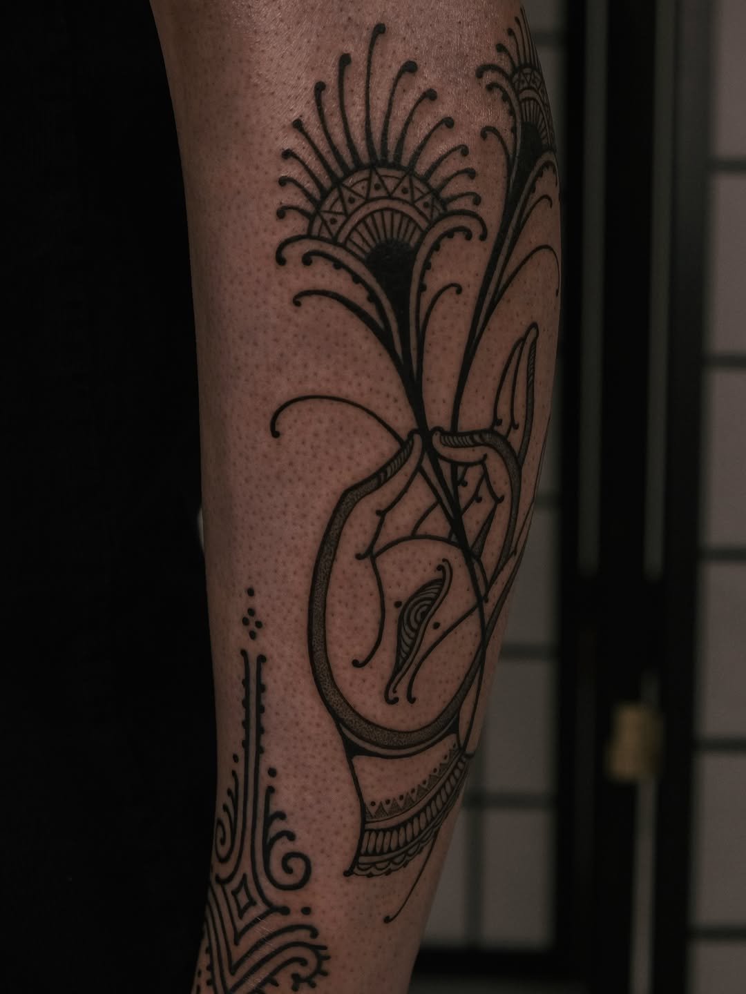 Tattoo by @yasa.tattoo — illustrative, dotwork