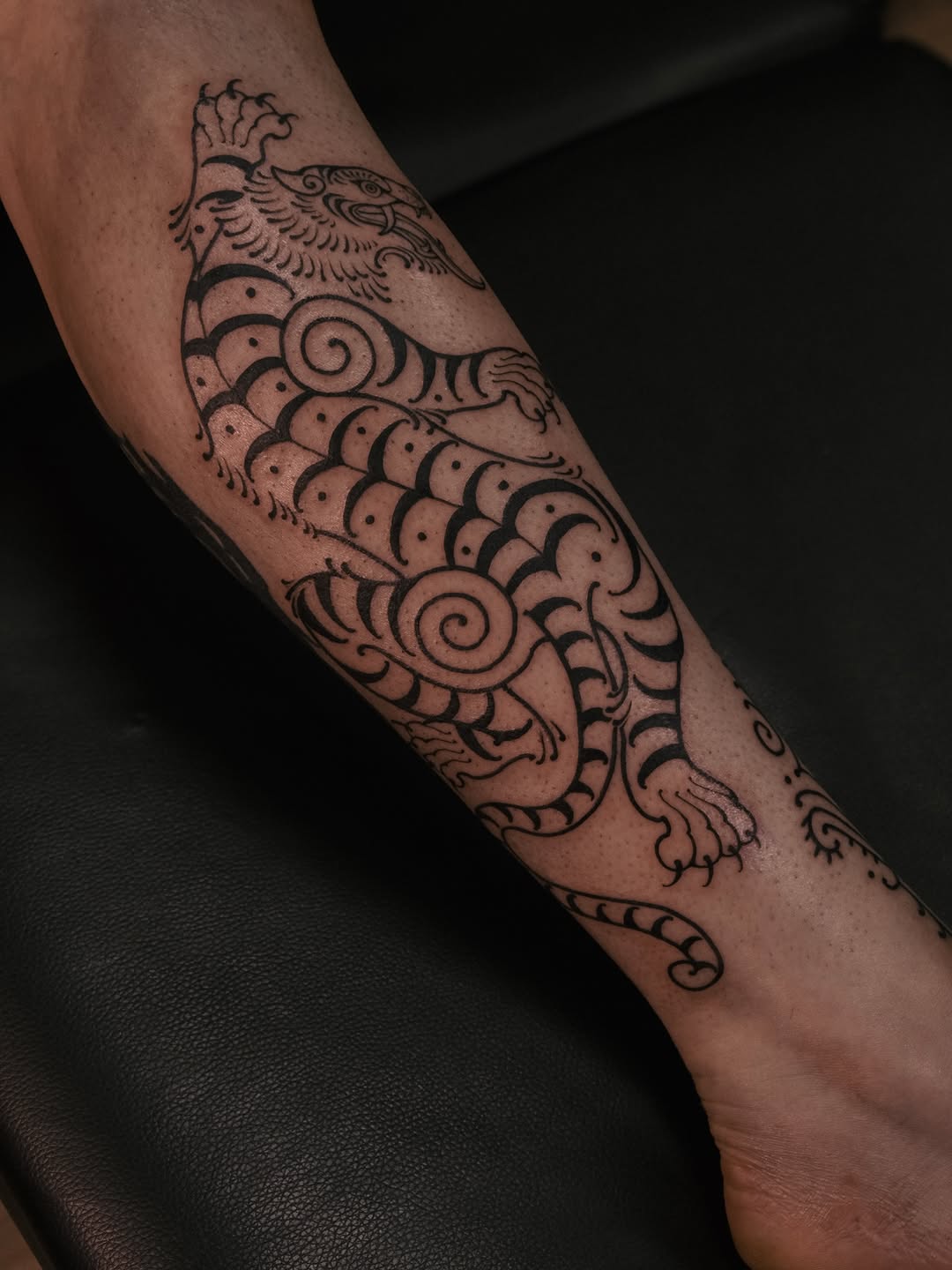 Tattoo by @yasa.tattoo — illustrative, blackwork