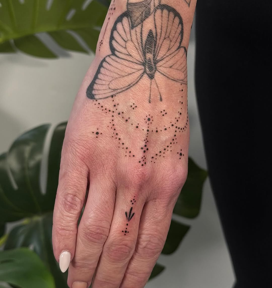 Tattoo by @inkbyleah_ โ fine_line, dotwork