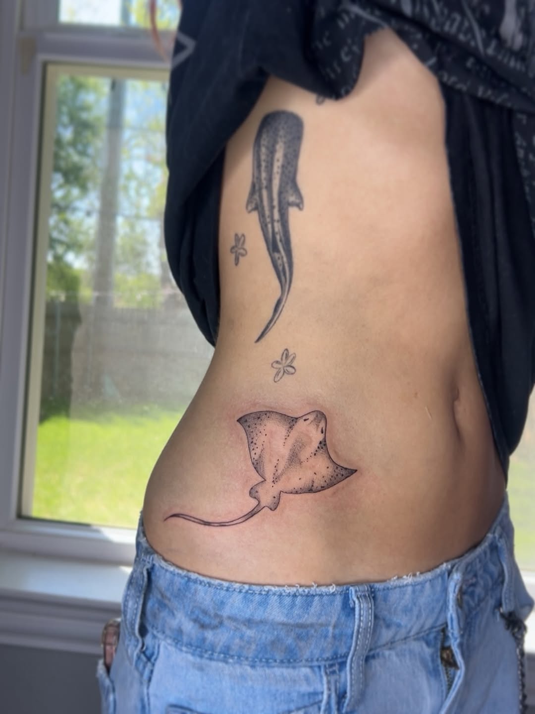 Tattoo by @tattoosbyskyeee โ dotwork
