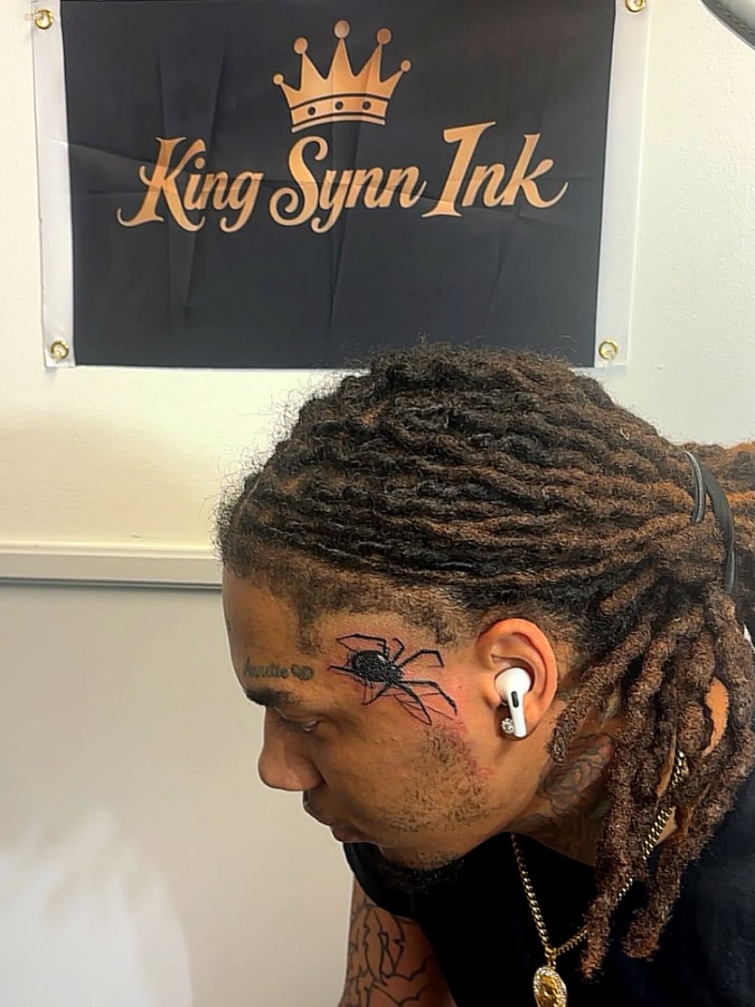 Tattoo by @kingsynnink — blackwork