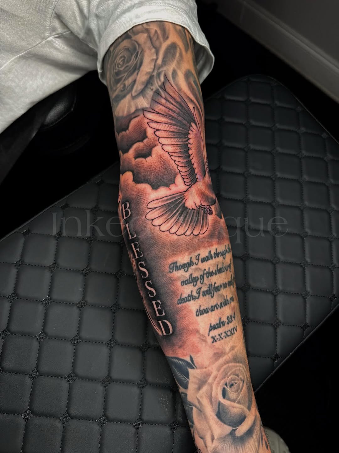 Tattoo by @inkedby_que — black_and_grey, realism