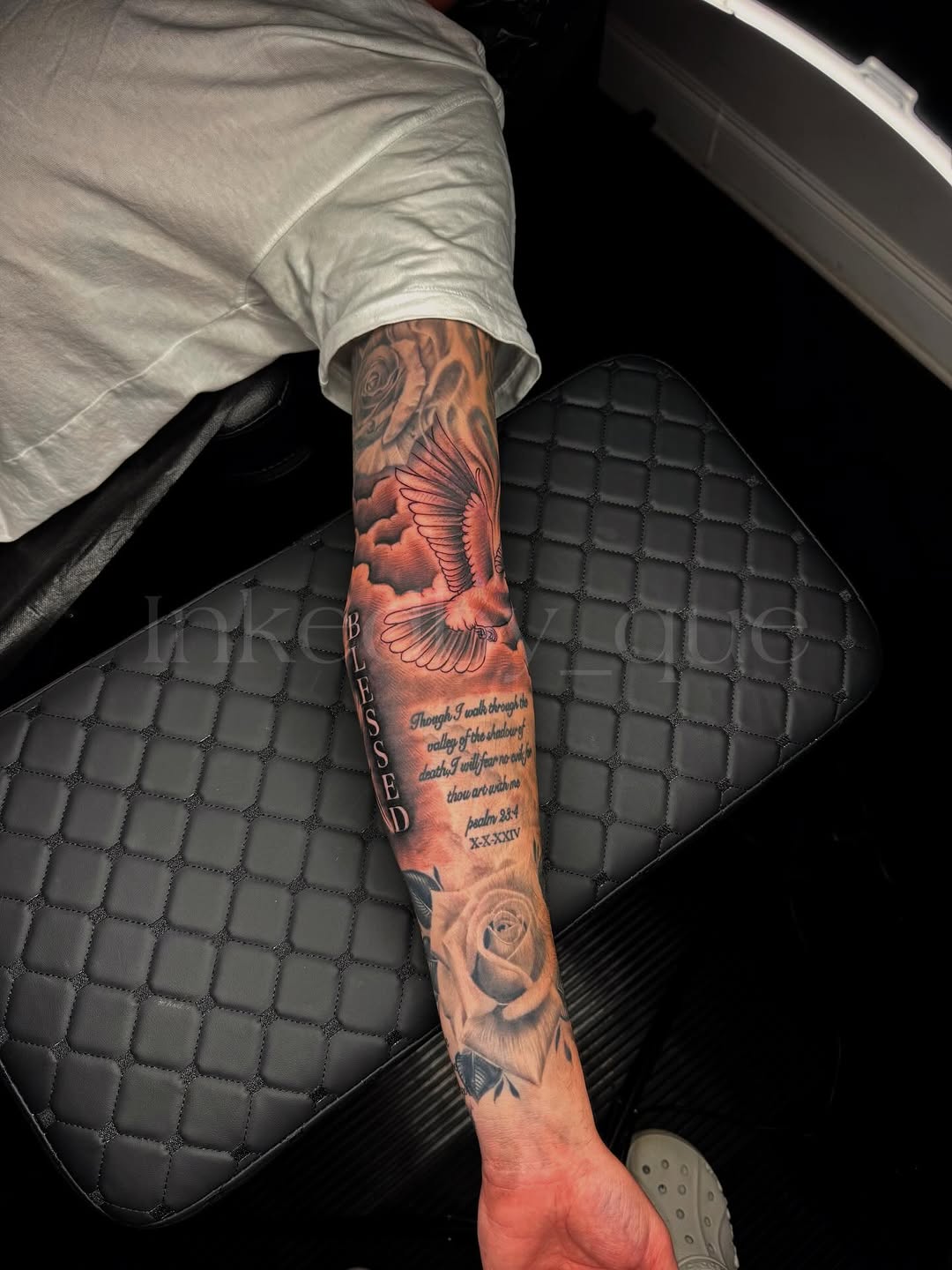 Tattoo by @inkedby_que — black_and_grey, realism