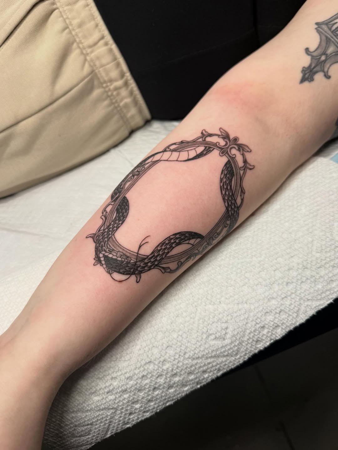 Tattoo by @jojoinkk โ black_and_grey