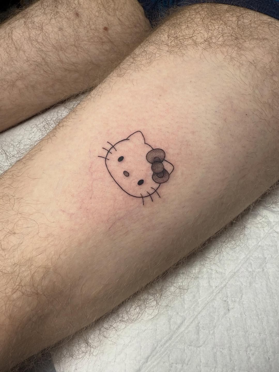 Tattoo by @jojoinkk โ fine_line