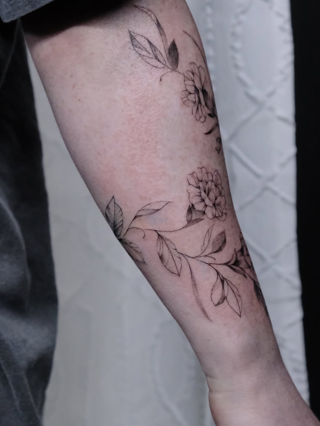 Tattoo by @apes.ttt โ fine_line, black_and_grey