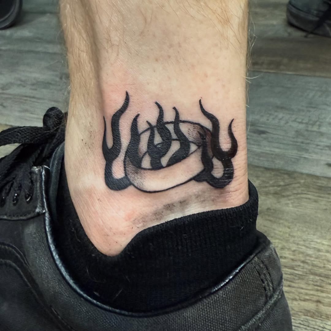 Tattoo by @hunterbeyertattoos — blackwork