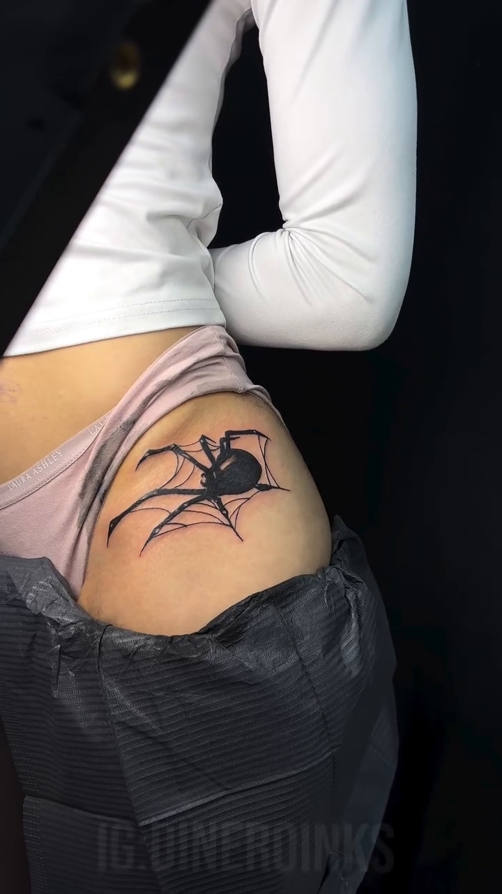 Tattoo by @dineroinks — blackwork