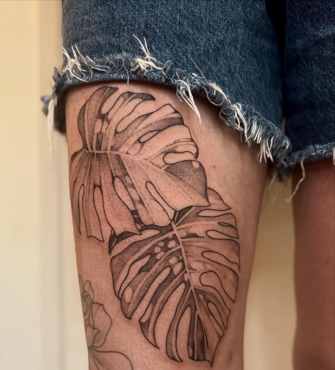 Tattoo by @liannadefleur โ dotwork, black_and_grey