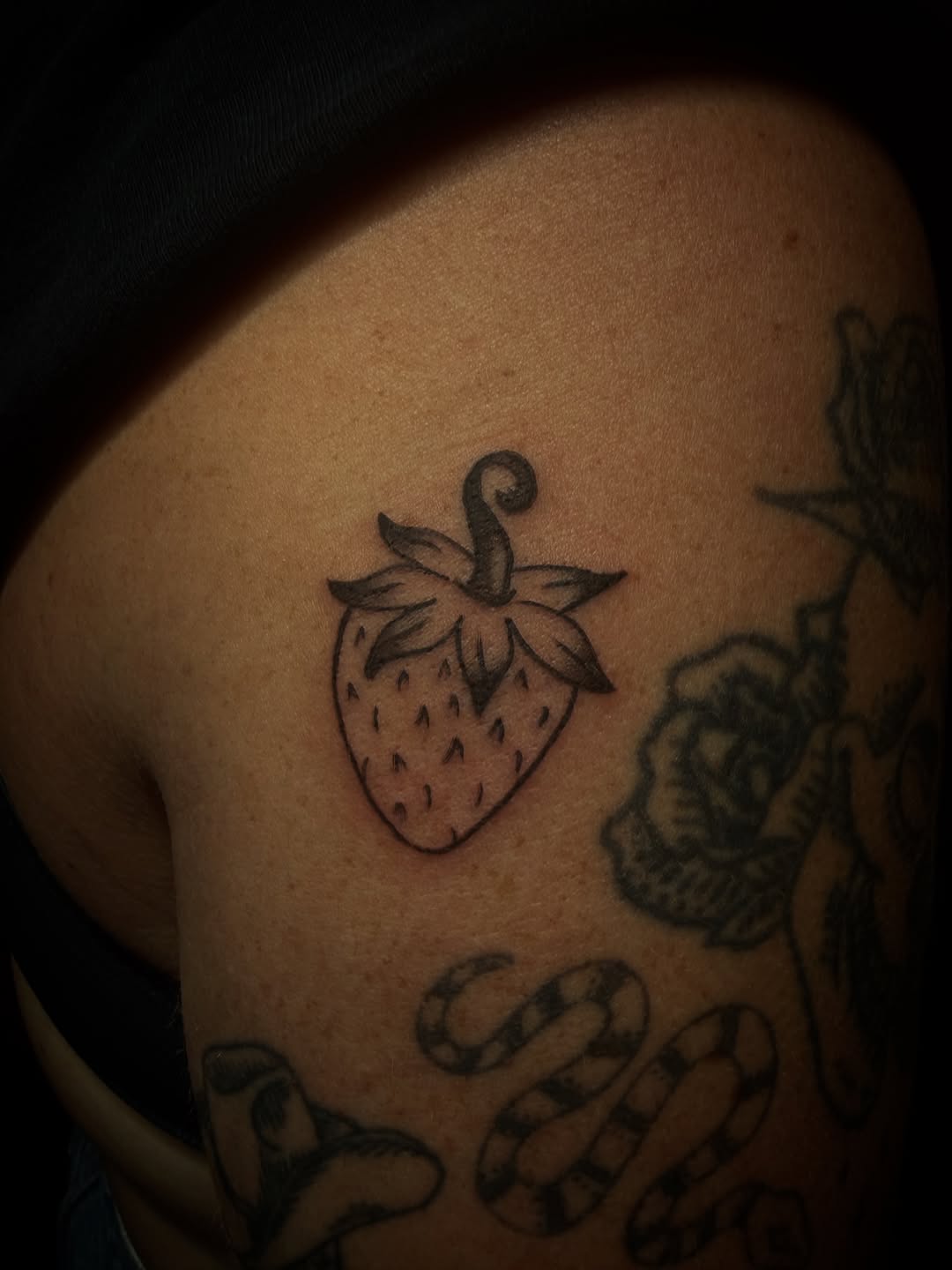 Tattoo by @xswaggy_lindseyx โ black_and_grey