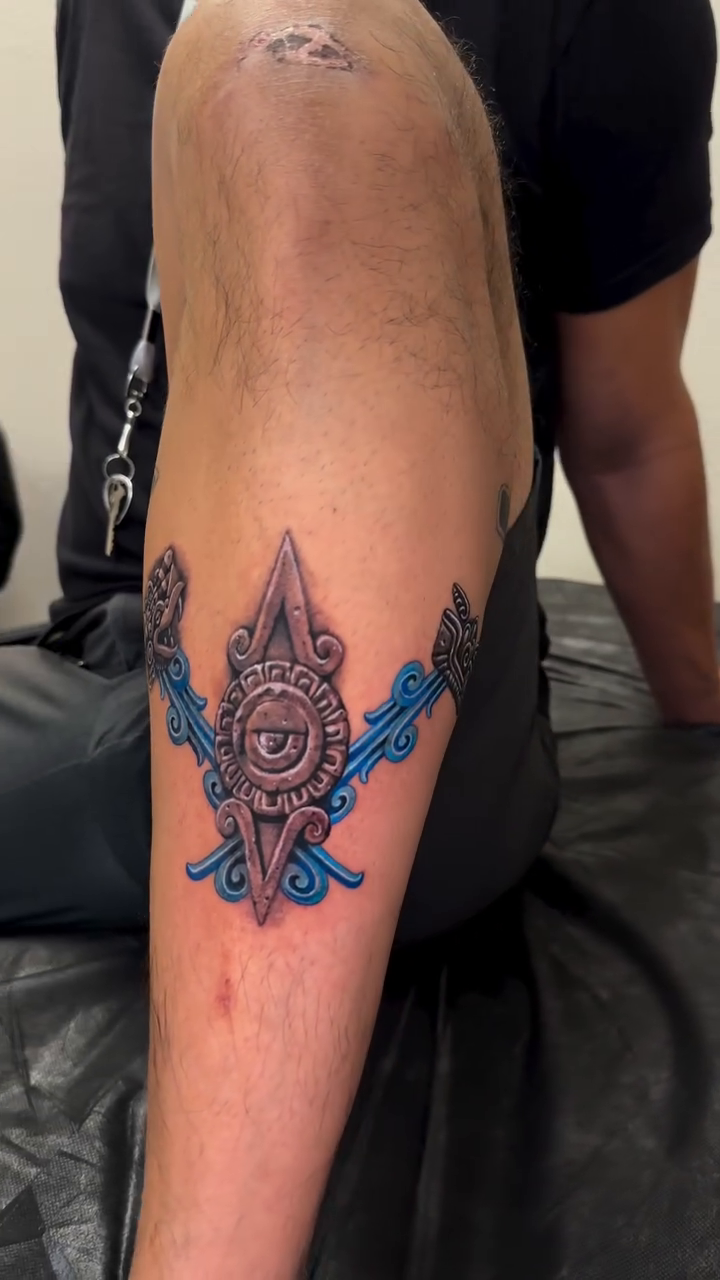 Tattoo by @jr_nunez — geometric, black_and_grey