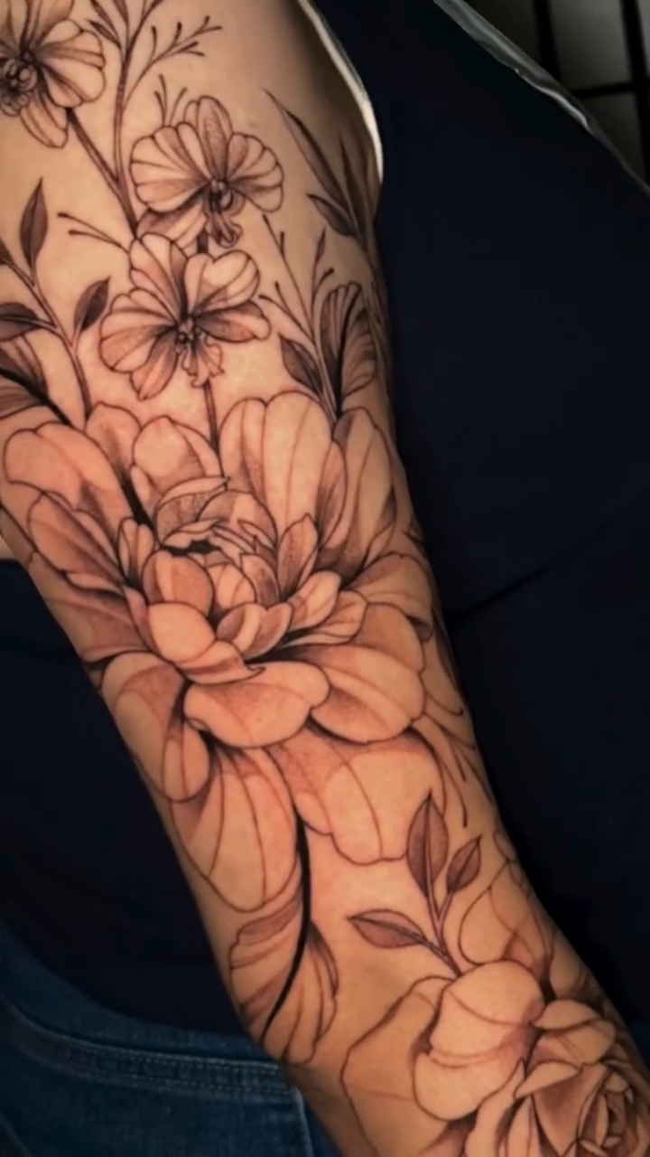 Tattoo by @arisdanielletattoos — fine_line, black_and_grey
