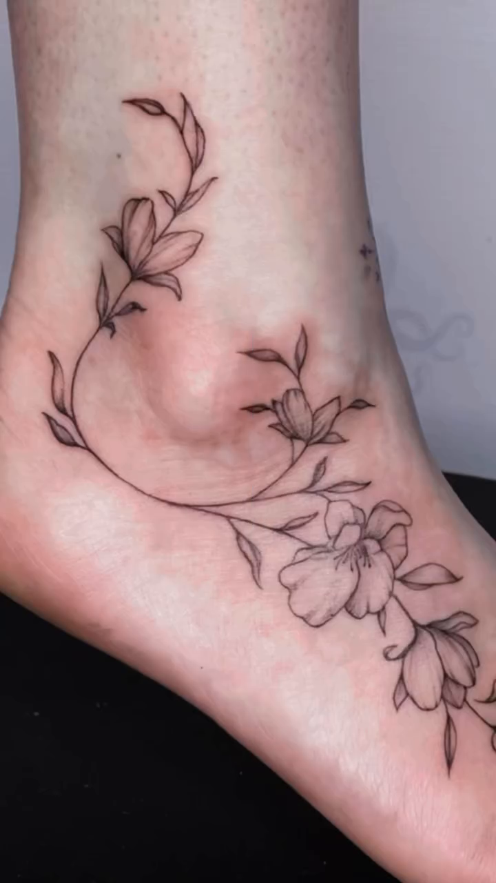 Tattoo by @gagemansfield.tattoos — fine_line, minimalist